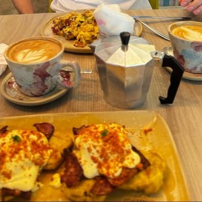 Huevos benedictinos
